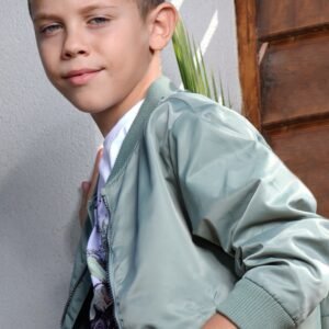 Λεπτό αδιάβροχο μπουφάν